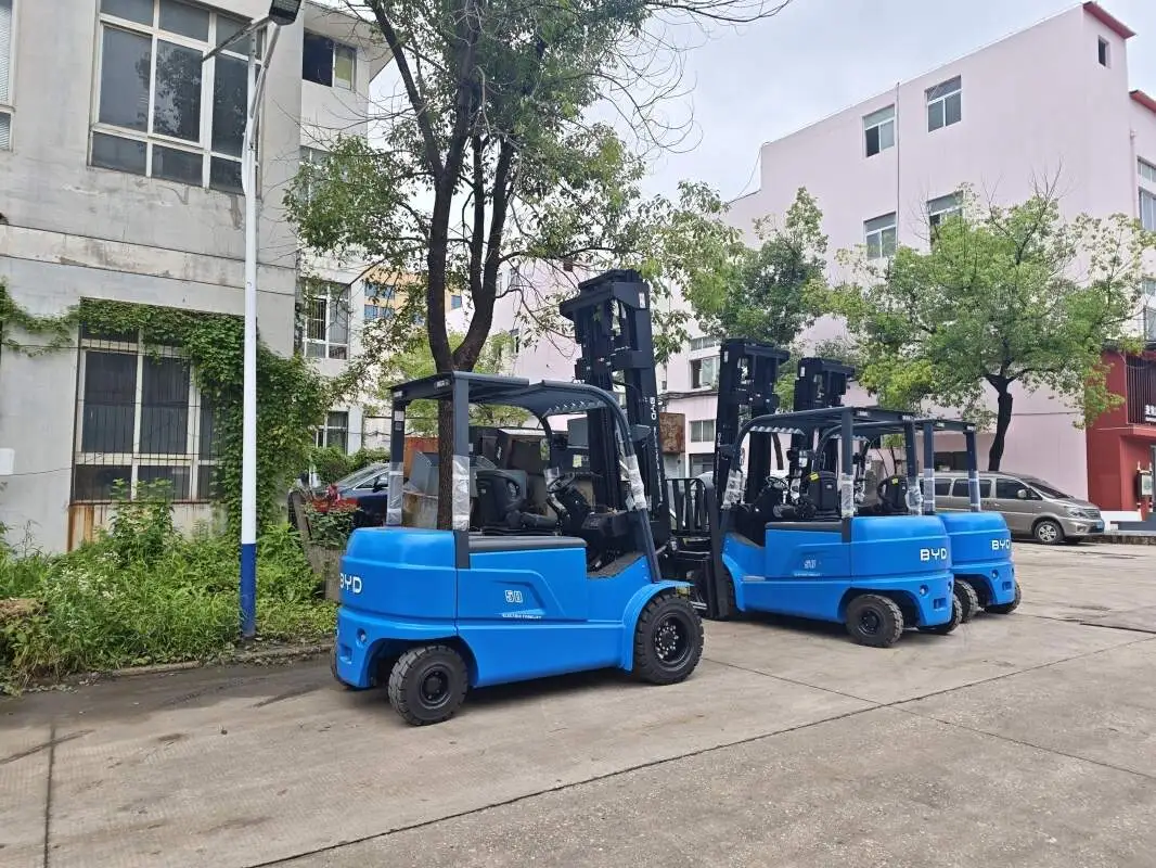 How Magnetic Attachments Expand Forklift Functional Scope(Image1) How Magnetic Attachments Expand Forklift Functional Scope(Image1)
