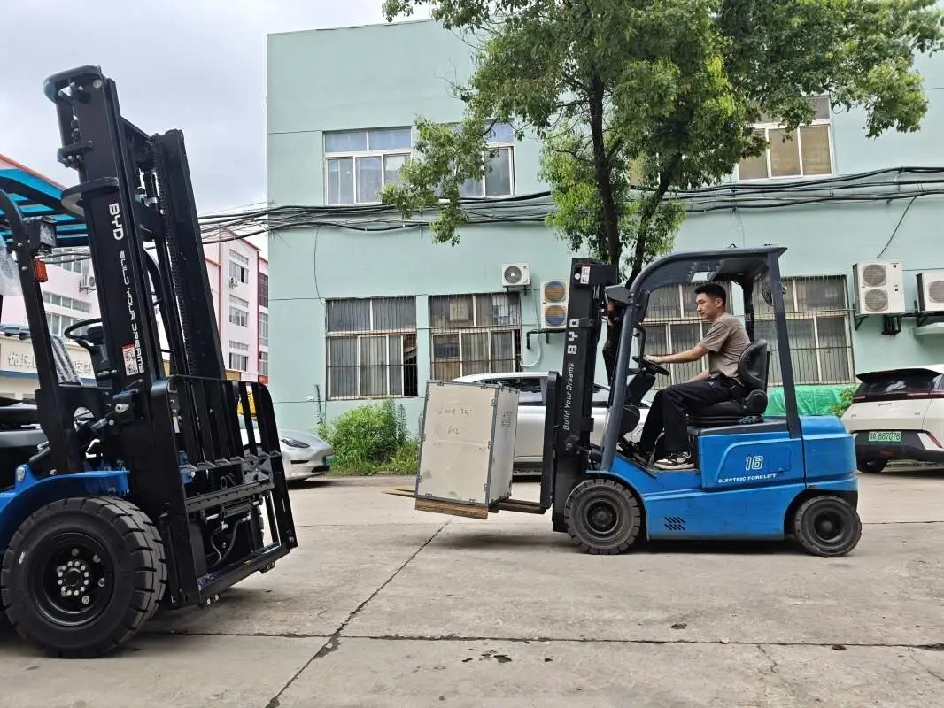 Lithuania: Factory Direct BYD Electric Forklift Supply for Lithuanian Logistics Industry(Image1) Lithuania: Factory Direct BYD Electric Forklift Supply for Lithuanian Logistics Industry(Image1)