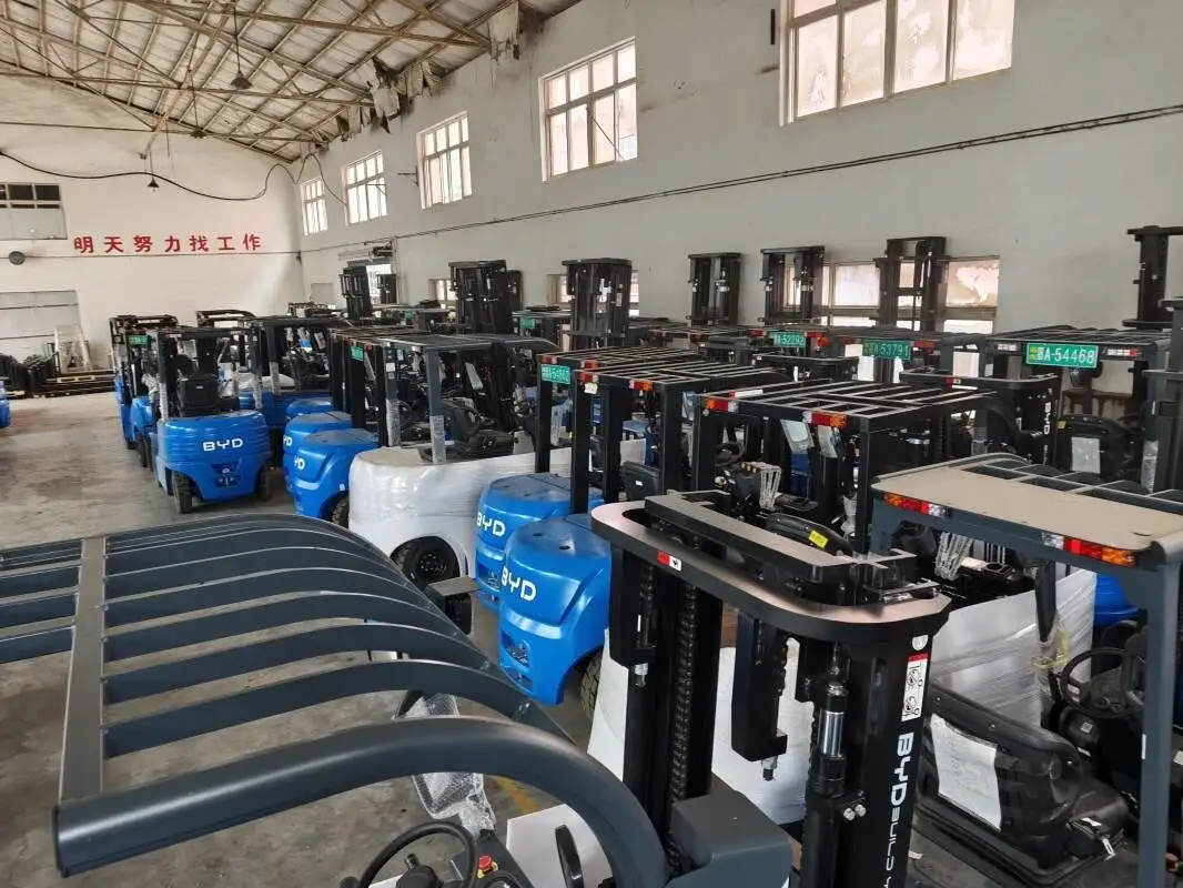 Application Methods for Moving Cradle Belt Forklift Attachments(Image1) Application Methods for Moving Cradle Belt Forklift Attachments(Image1)