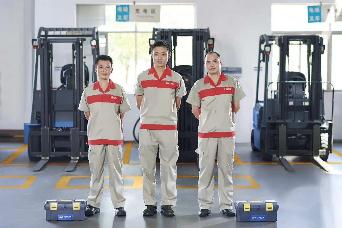 3 Wheel Compact Electric Counterbalance Forklift for Narrow Workshop(Image1) 3 Wheel Compact Electric Counterbalance Forklift for Narrow Workshop(Image1)
