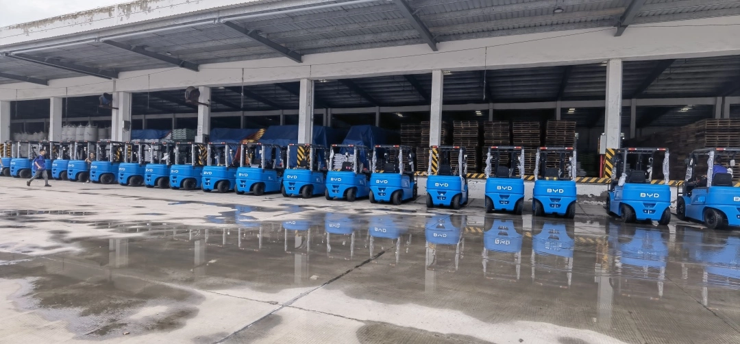 Selection Points When Shopping For Forklift Fork Extensions(Image1)